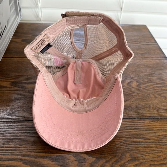 Ponyflo ponytail baseball cap “DOG MOM” pink - Picture 8 of 10
